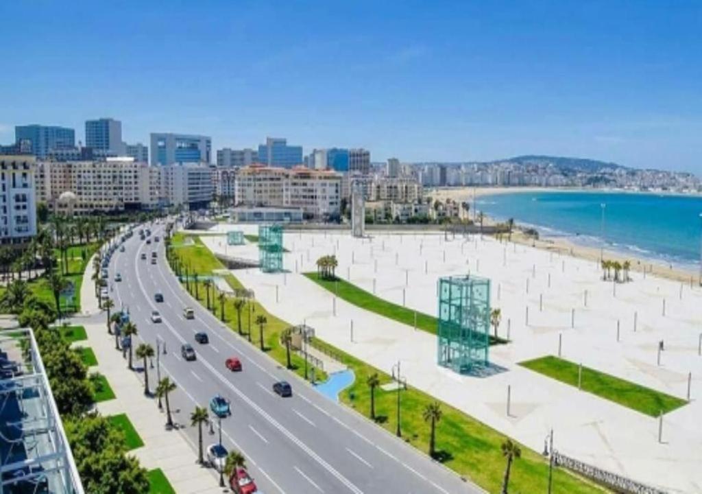 Ap 2Ch City Centre Parking En Face Hilton A Cote Du Plage Tanger Buitenkant foto